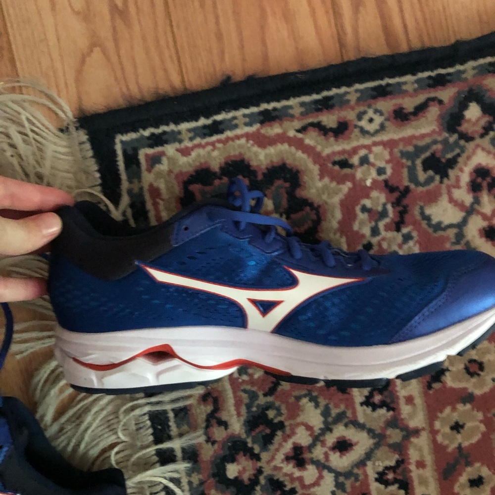 Mizuno Wave Rider 22